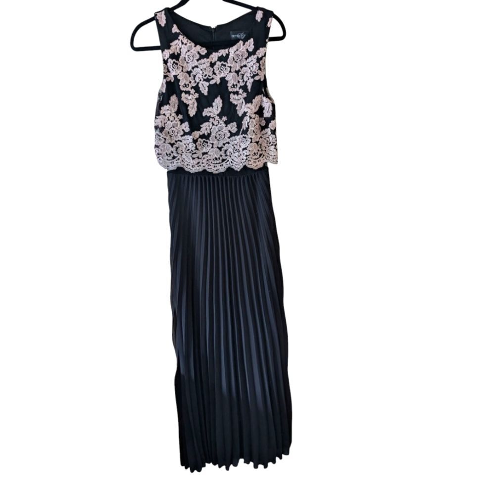 Betsy‎ & Adam Formal Lace Top Pleated Maxi Prom Dress Size 10